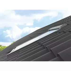 Keylite--T02-Manual-Centre-Pivot-Lacquered-Timber-Roof-Window-Clear-550-x-980mm